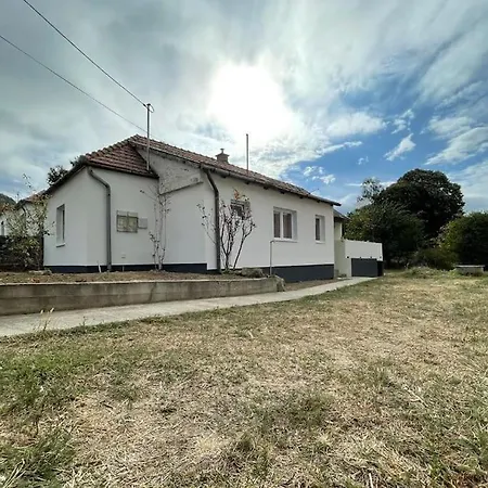 Balatoni Muvesz Ap”art”man Holiday home *